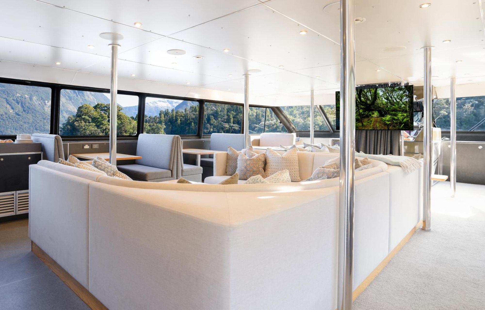 Milford Sound Overnight Cruise - Fiordland Discovery Экстерьер фото