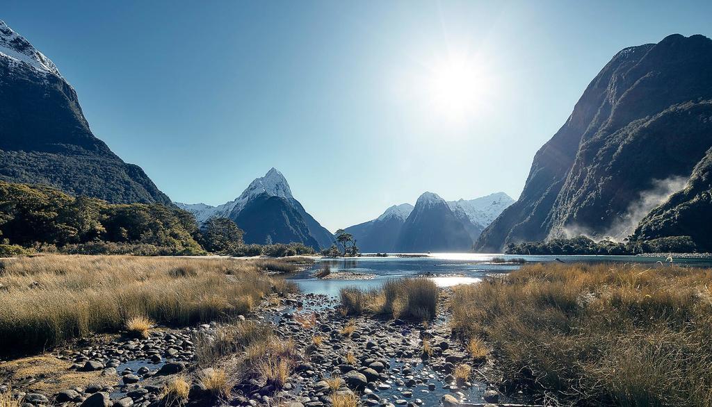 Milford Sound Overnight Cruise - Fiordland Discovery Экстерьер фото